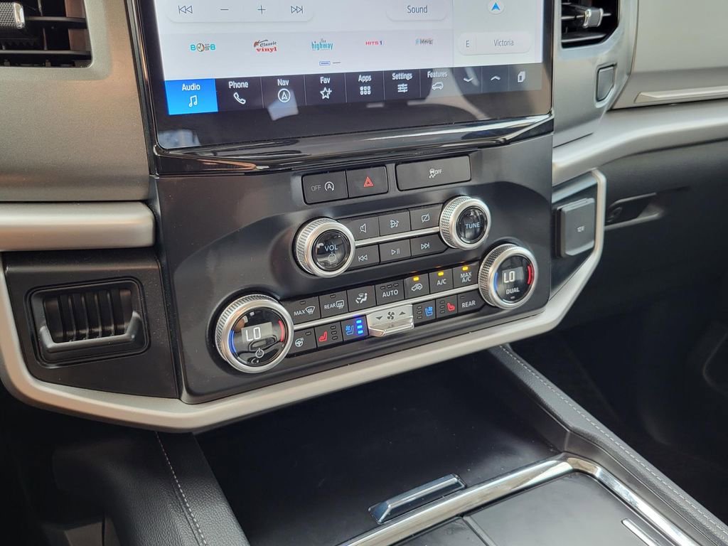 Used 2024 Ford Expedition XLT RWD image 29