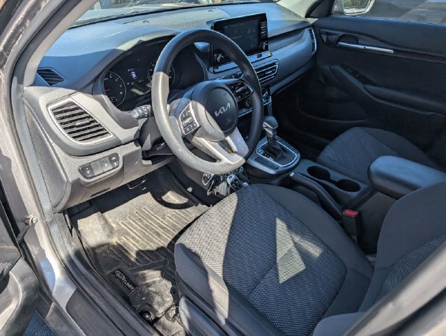 Used 2023 Kia Seltos LX AWD/4WD image 11