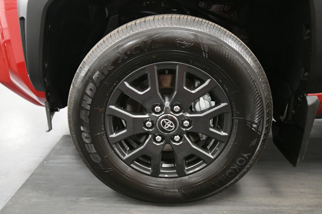 Used 2026 Toyota 4Runner SR5 image 32