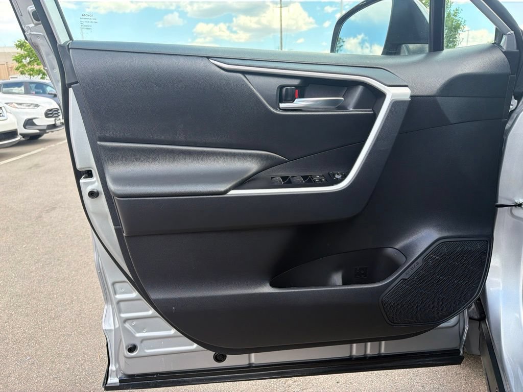 Used 2025 Toyota RAV4 XLE AWD/4WD image 23