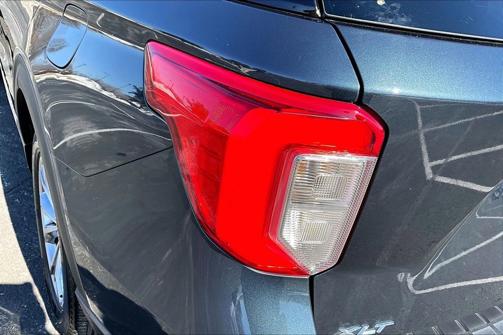 Used 2022 Ford Explorer XLT w/ Equipment Group 202A image 22