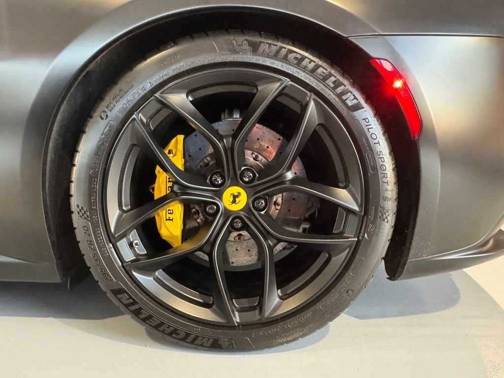 Used 2018 Ferrari GTC4Lusso T RWD image 47
