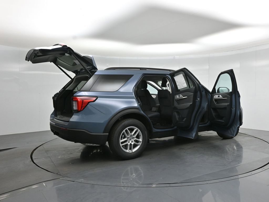 New 2026 Ford Explorer Active RWD image 5