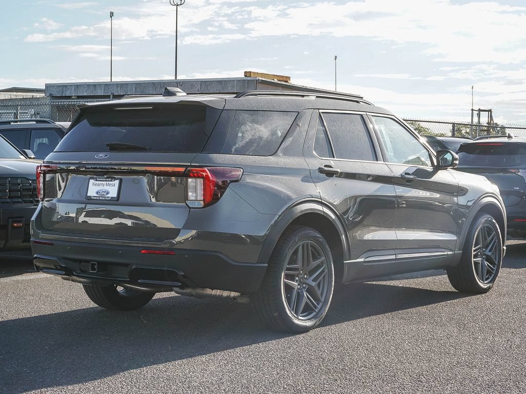 New 2026 Ford Explorer ST-Line w/ ST-Line Street Pack RWD image 6