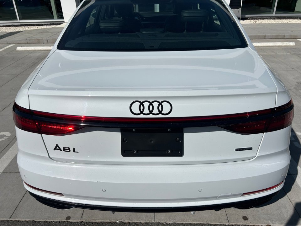 Used 2021 Audi A8 L 3.0T w/ Executive Plus Package image 14