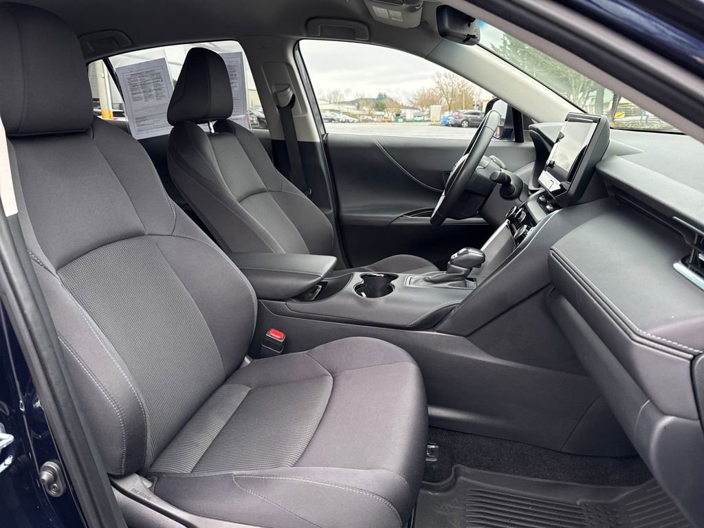 Used 2023 Toyota Venza LE image 10