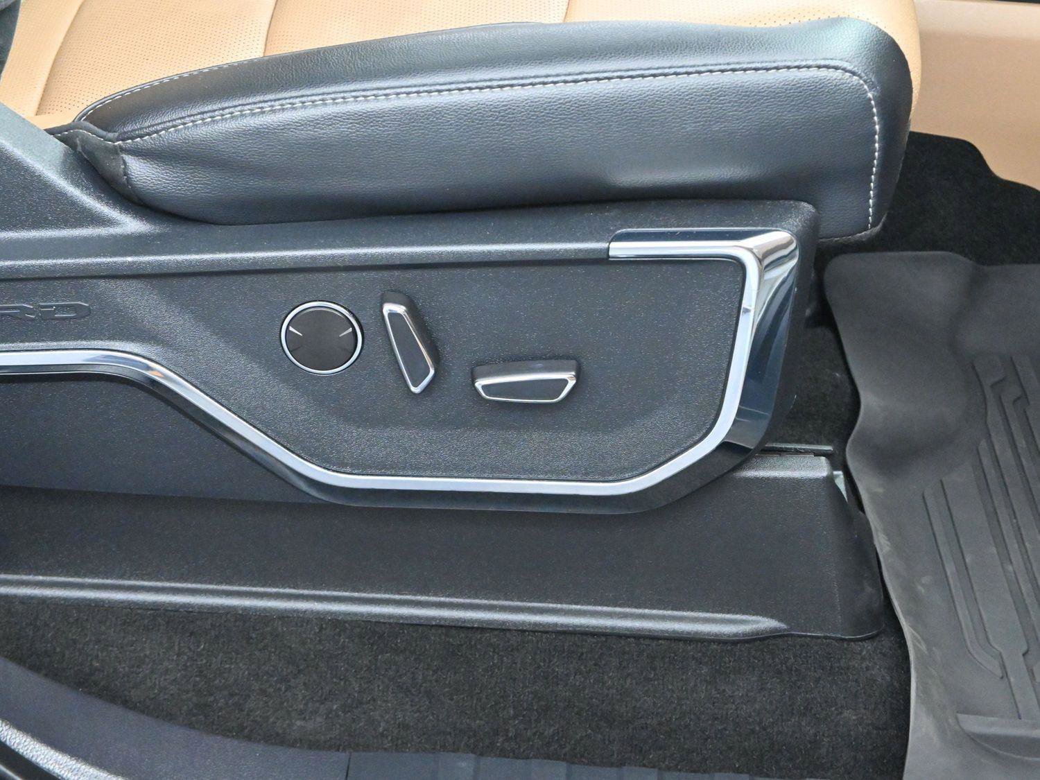 Used 2022 Ford F150 Lariat w/ Equipment Group 502A High image 33