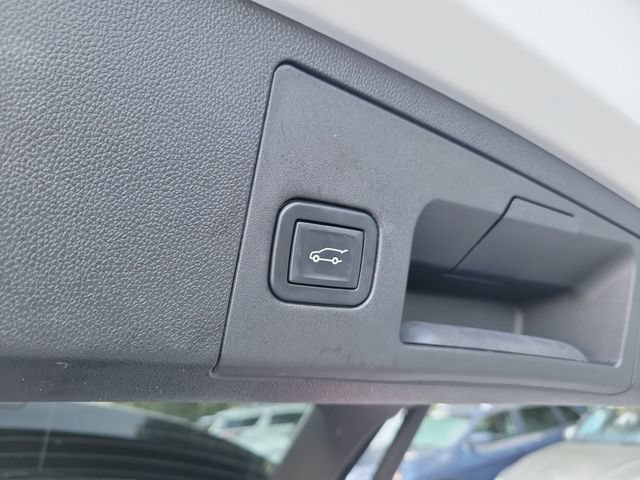 Used 2022 Cadillac XT4 Luxury FWD image 9