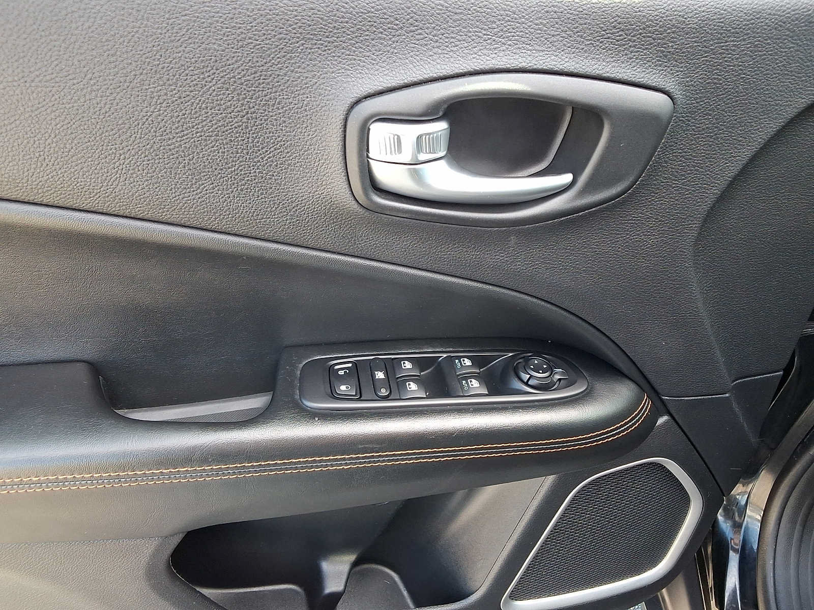 Used 2020 Jeep Compass Limited AWD/4WD image 13