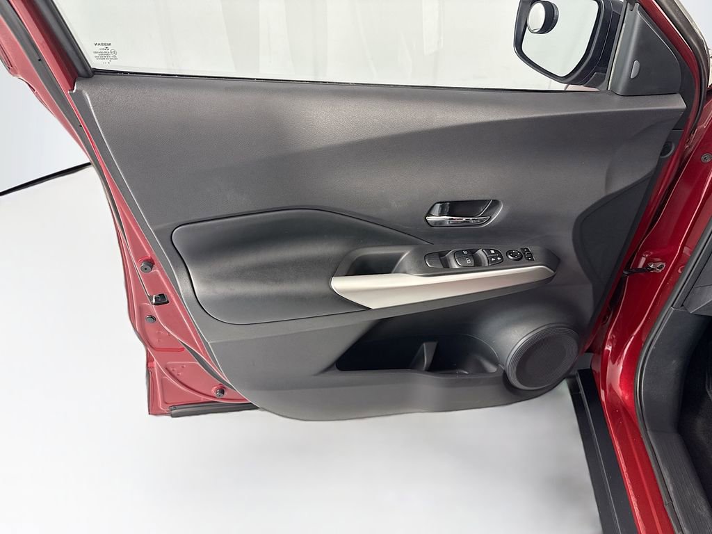 Used 2020 Nissan Kicks SR w/ SR Premium Package FWD image 24