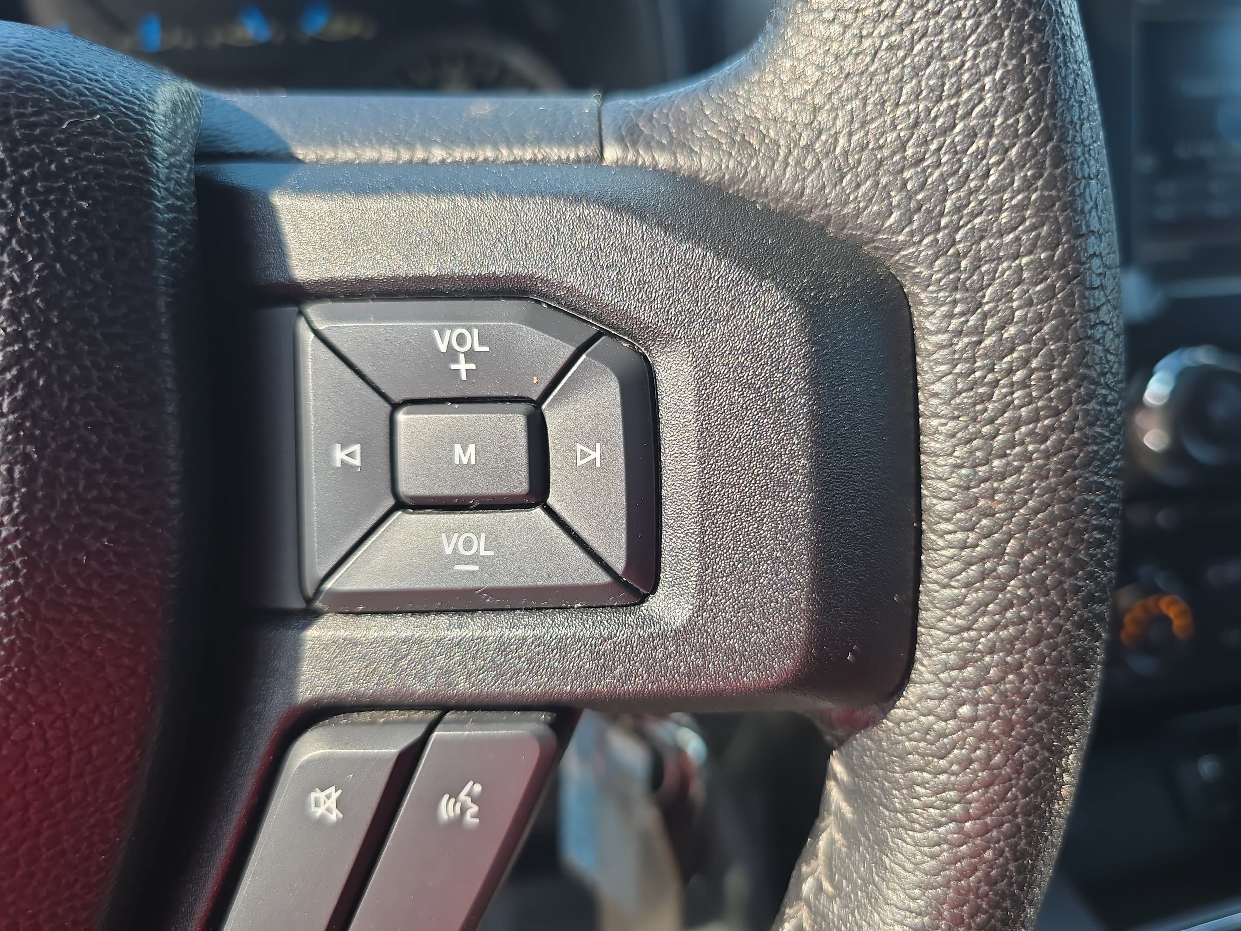 Used 2015 Ford F150 XLT w/ Equipment Group 302A Luxury RWD image 18