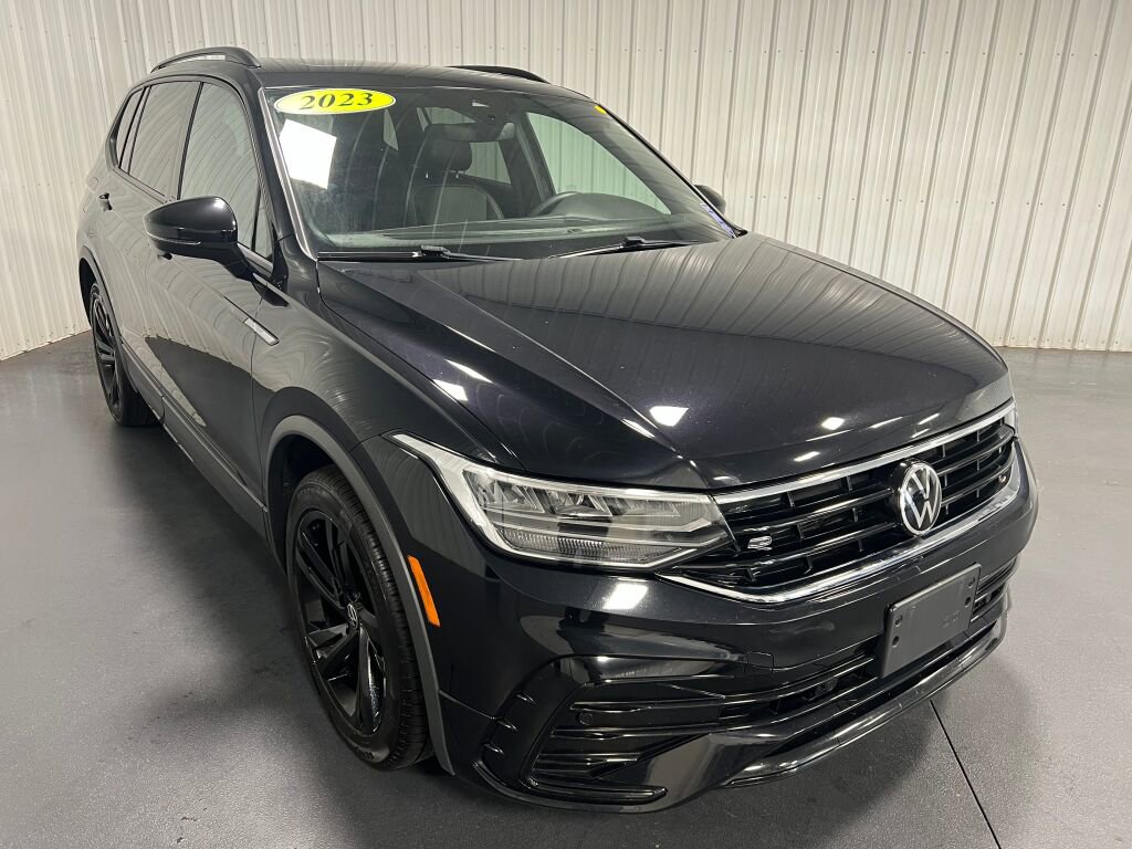Used 2023 Volkswagen Tiguan SE R-Line image 17