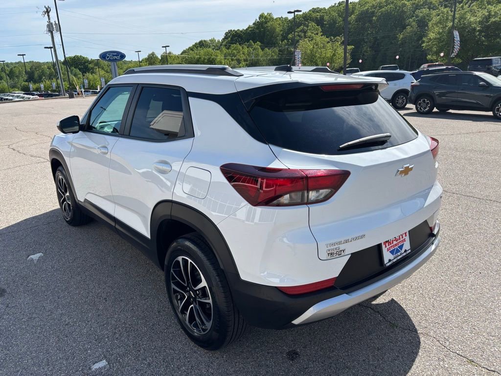 Used 2025 Chevrolet TrailBlazer LT AWD/4WD image 10