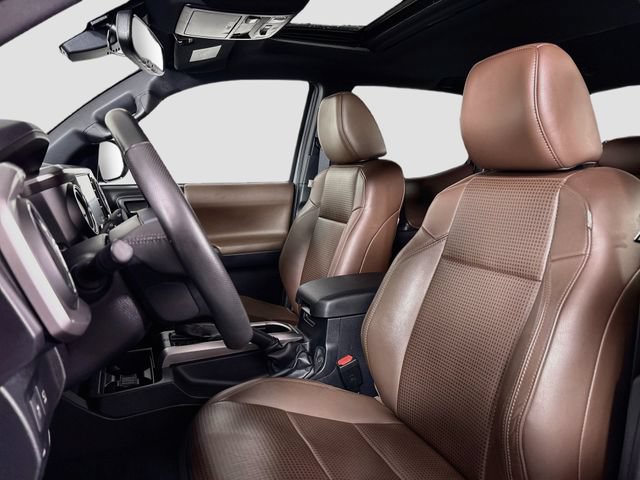 Used 2020 Toyota Tacoma Limited AWD/4WD image 21