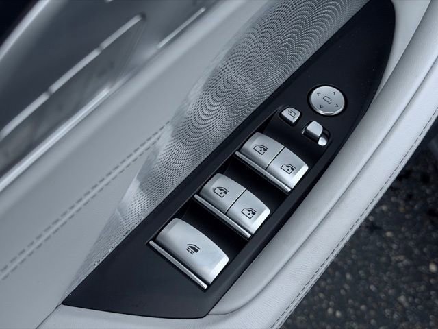Used 2024 BMW M8 Competition w/ M Carbon Exterior Package AWD/4WD image 20