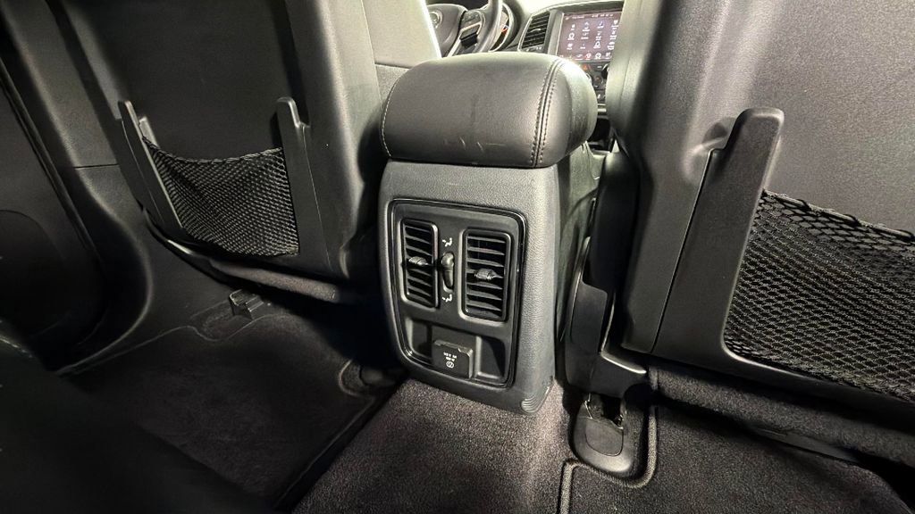 Used 2017 Jeep Grand Cherokee Altitude AWD/4WD image 29
