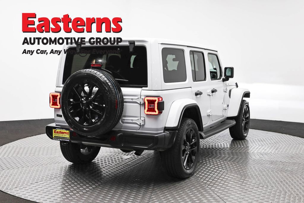 Used 2025 Jeep Wrangler Unlimited Sahara AWD/4WD image 5