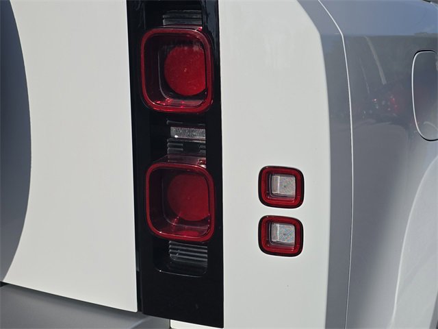 Used 2025 Land Rover Defender 110 S image 7