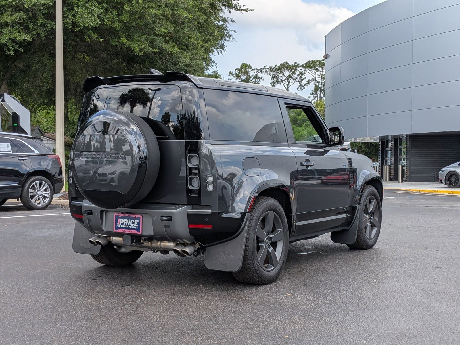 Used 2024 Land Rover Defender 90 V8 AWD/4WD image 7