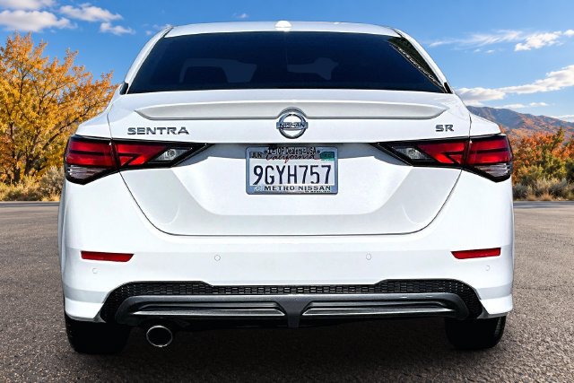 Used 2023 Nissan Sentra SR w/ SR Premium Package FWD image 5