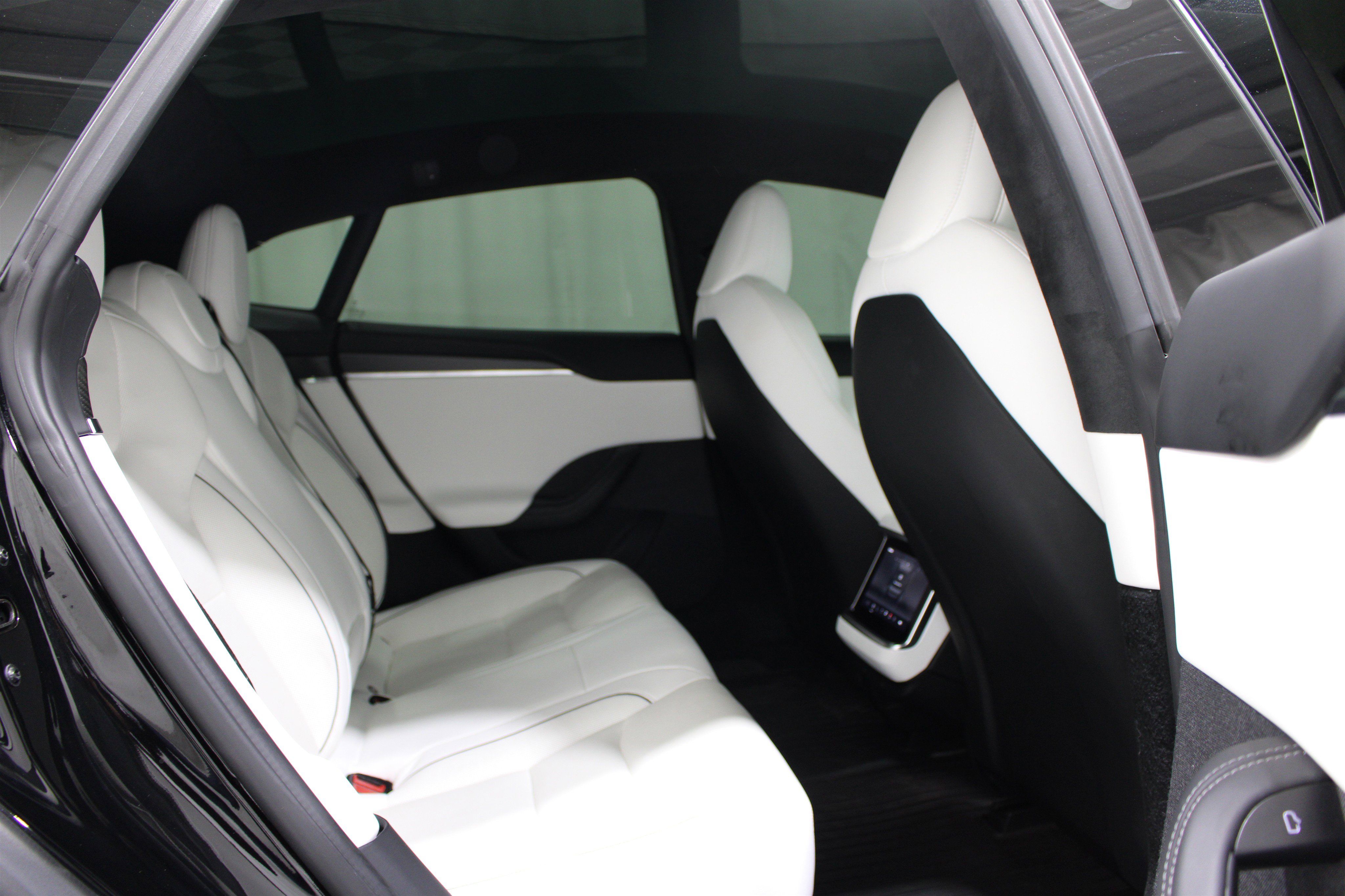 Used 2022 Tesla Model S Plaid image 20