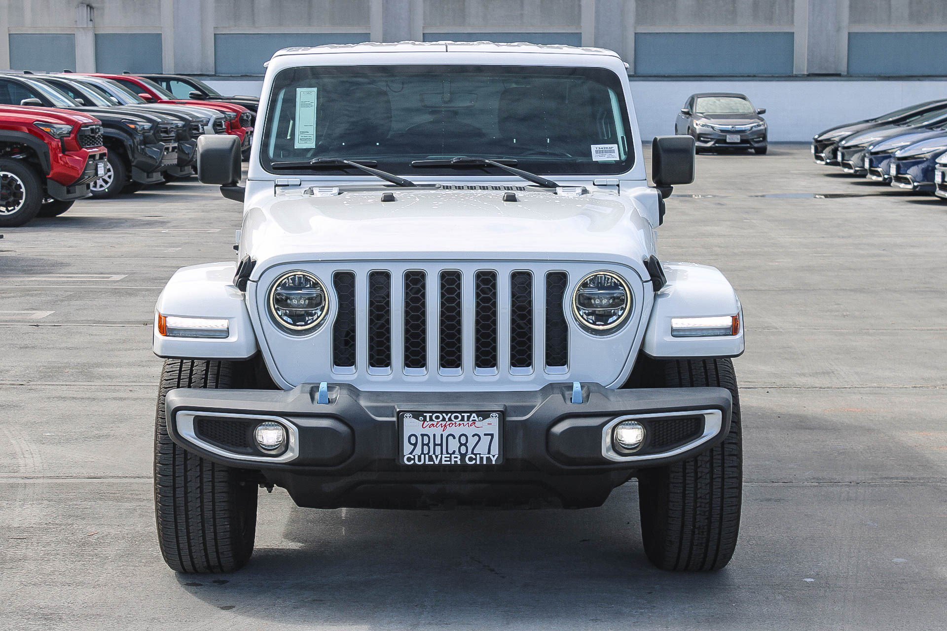 Used 2022 Jeep Wrangler Unlimited Sahara image 2
