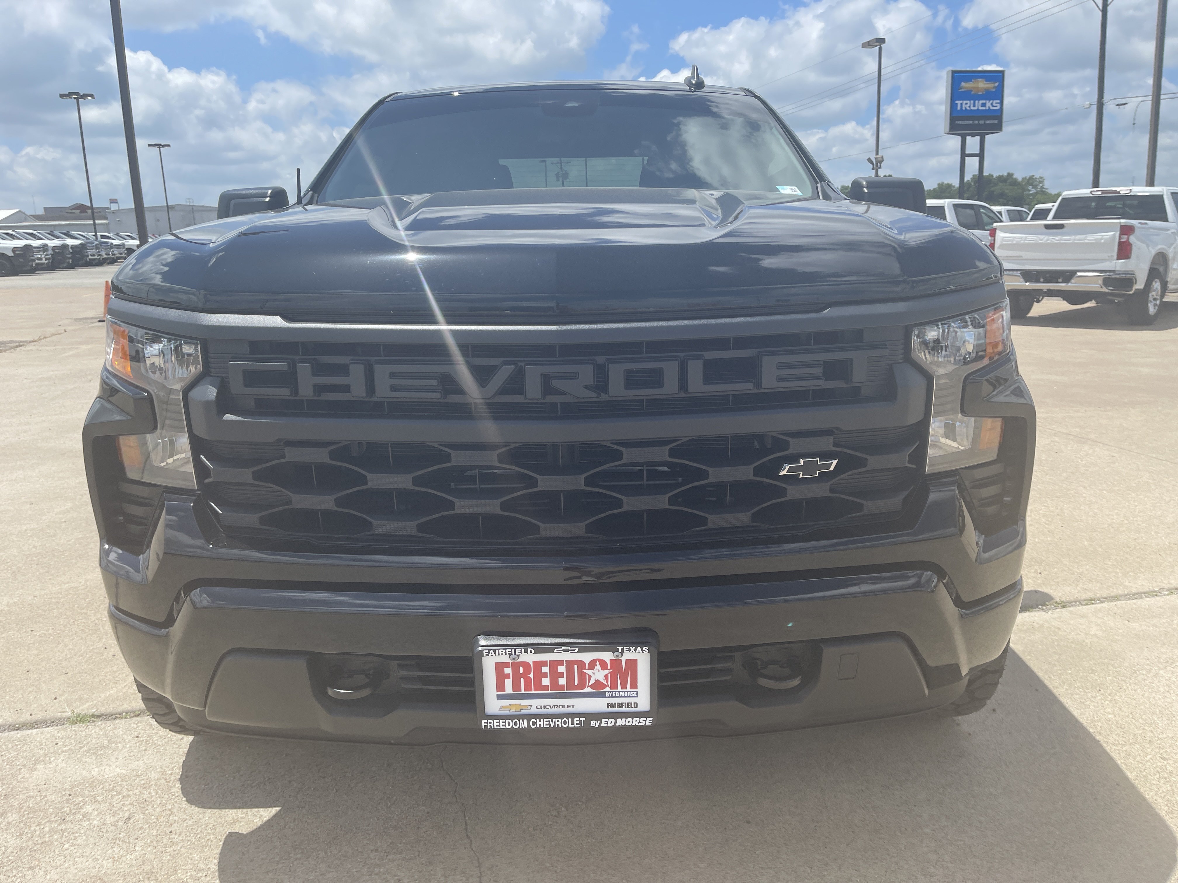 Used 2025 Chevrolet Silverado 1500 Custom w/ Turbomax Blackout Package AWD/4WD image 9