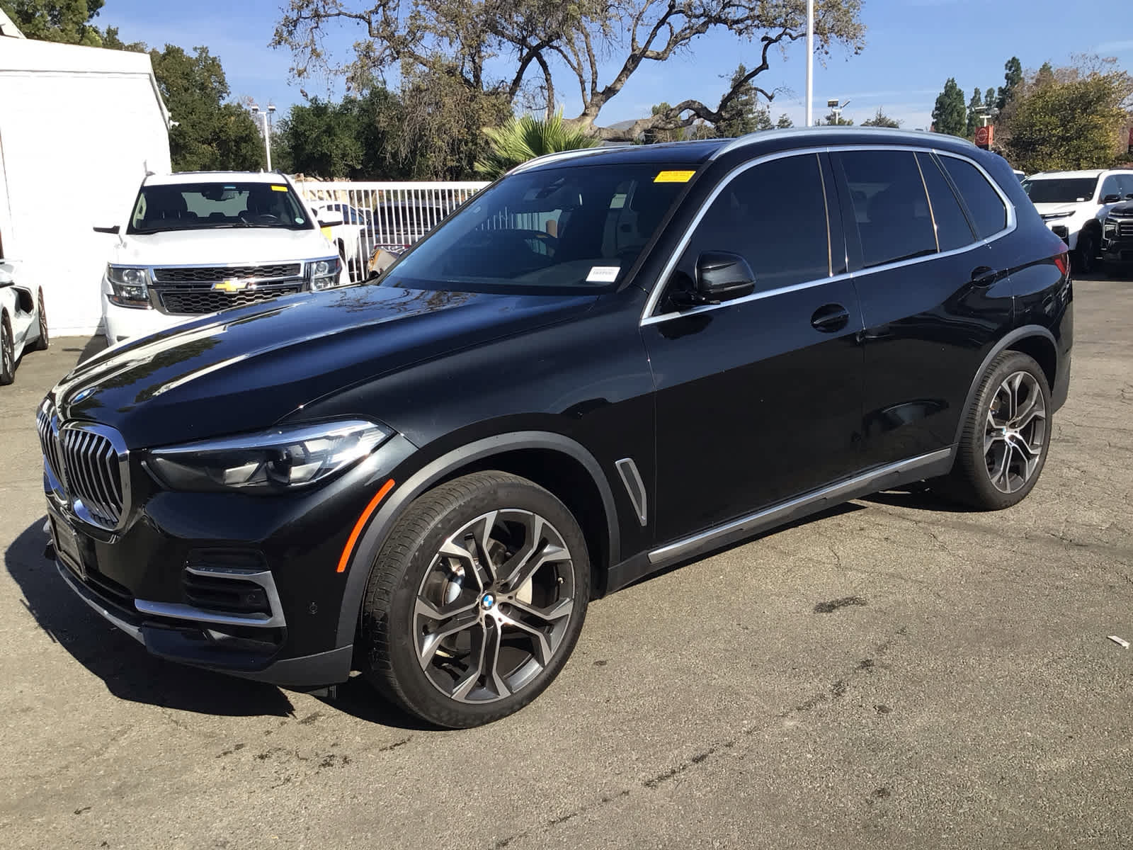 Used 2023 BMW X5 sDrive40i w/ Premium Package image 2