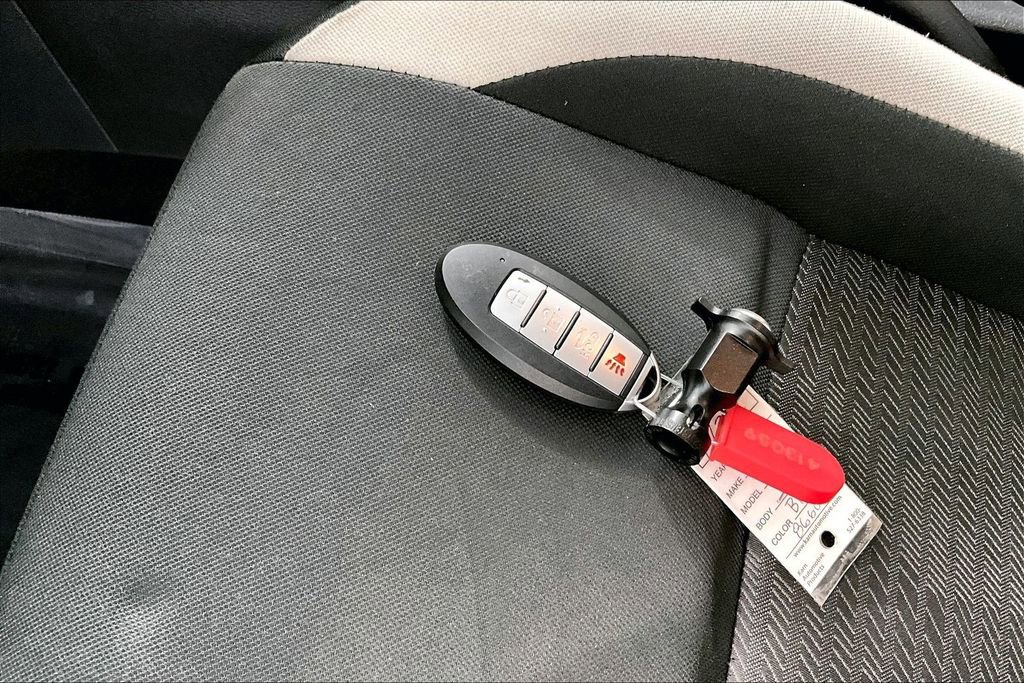 Used 2021 Nissan Versa SV image 10