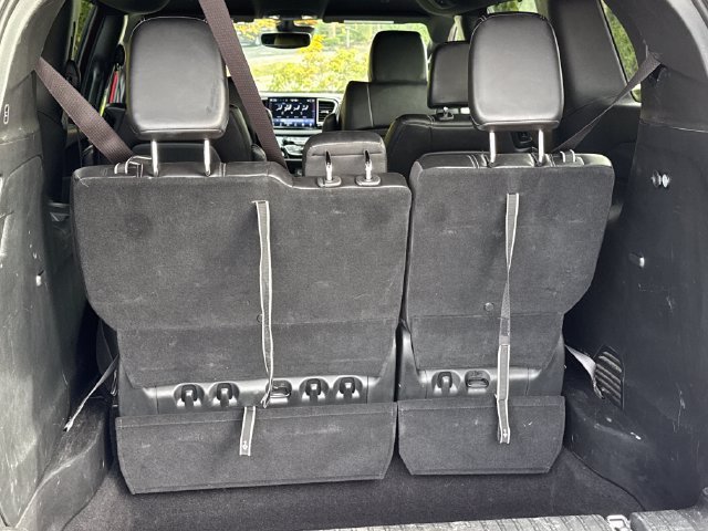 Used 2025 Chrysler Pacifica Select FWD image 16