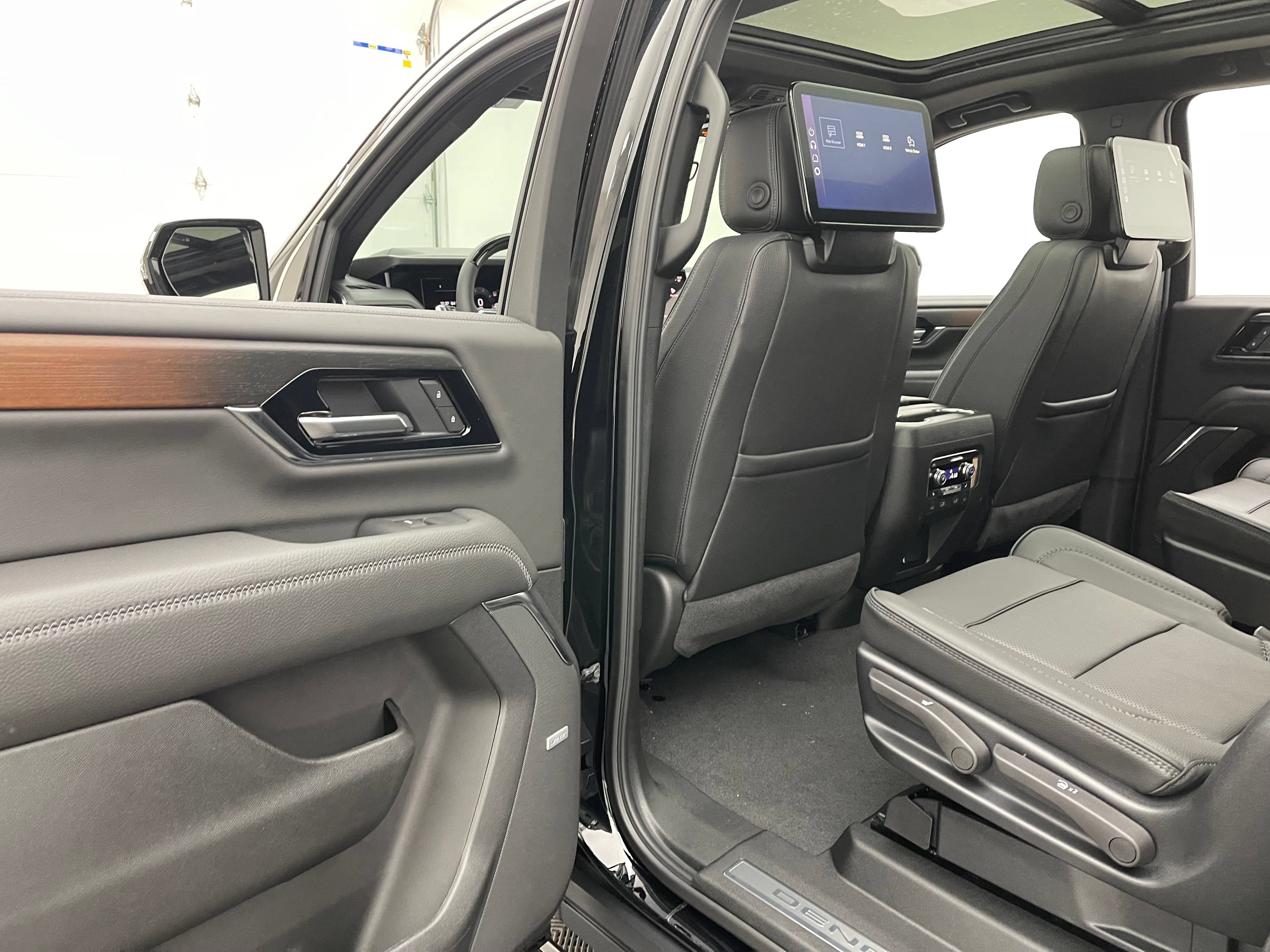 New 2026 GMC Yukon XL Denali w/ Denali Reserve Package AWD/4WD image 49