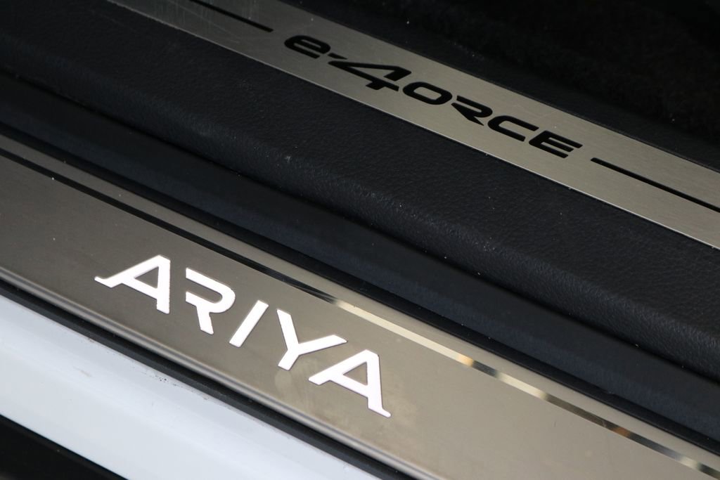 Used 2023 Nissan Ariya AWD image 15