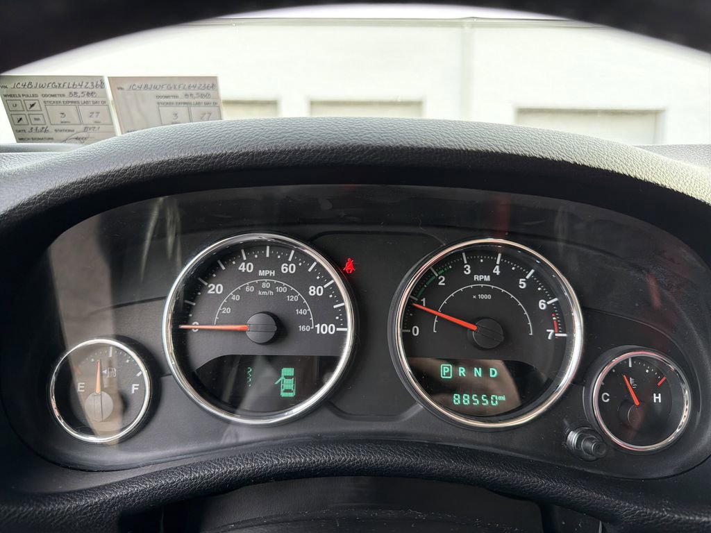 Used 2015 Jeep Wrangler Unlimited Rubicon w/ Dual Top Group AWD/4WD image 22
