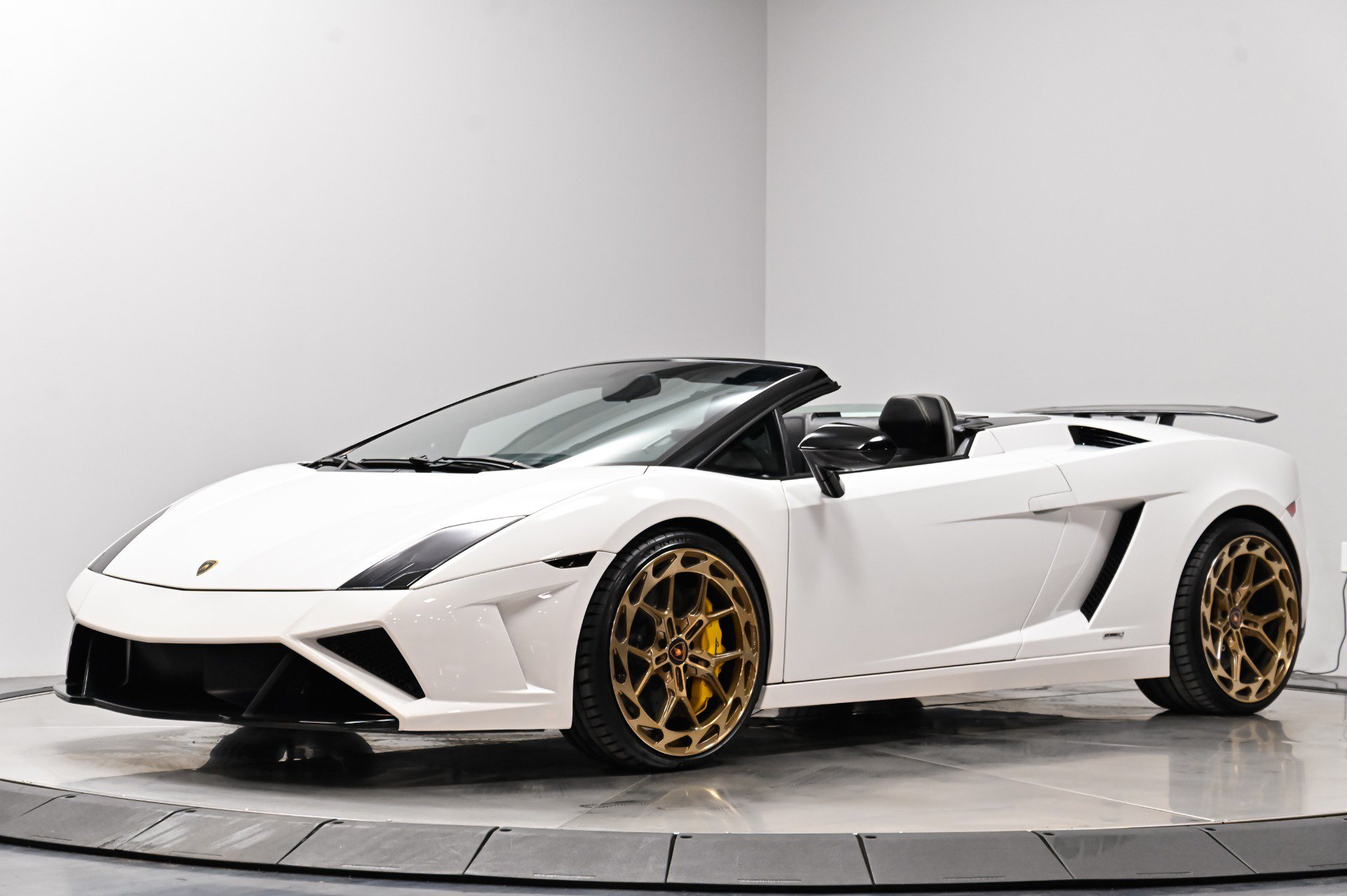Used 2013 Lamborghini Gallardo LP 560-4 AWD/4WD image 2