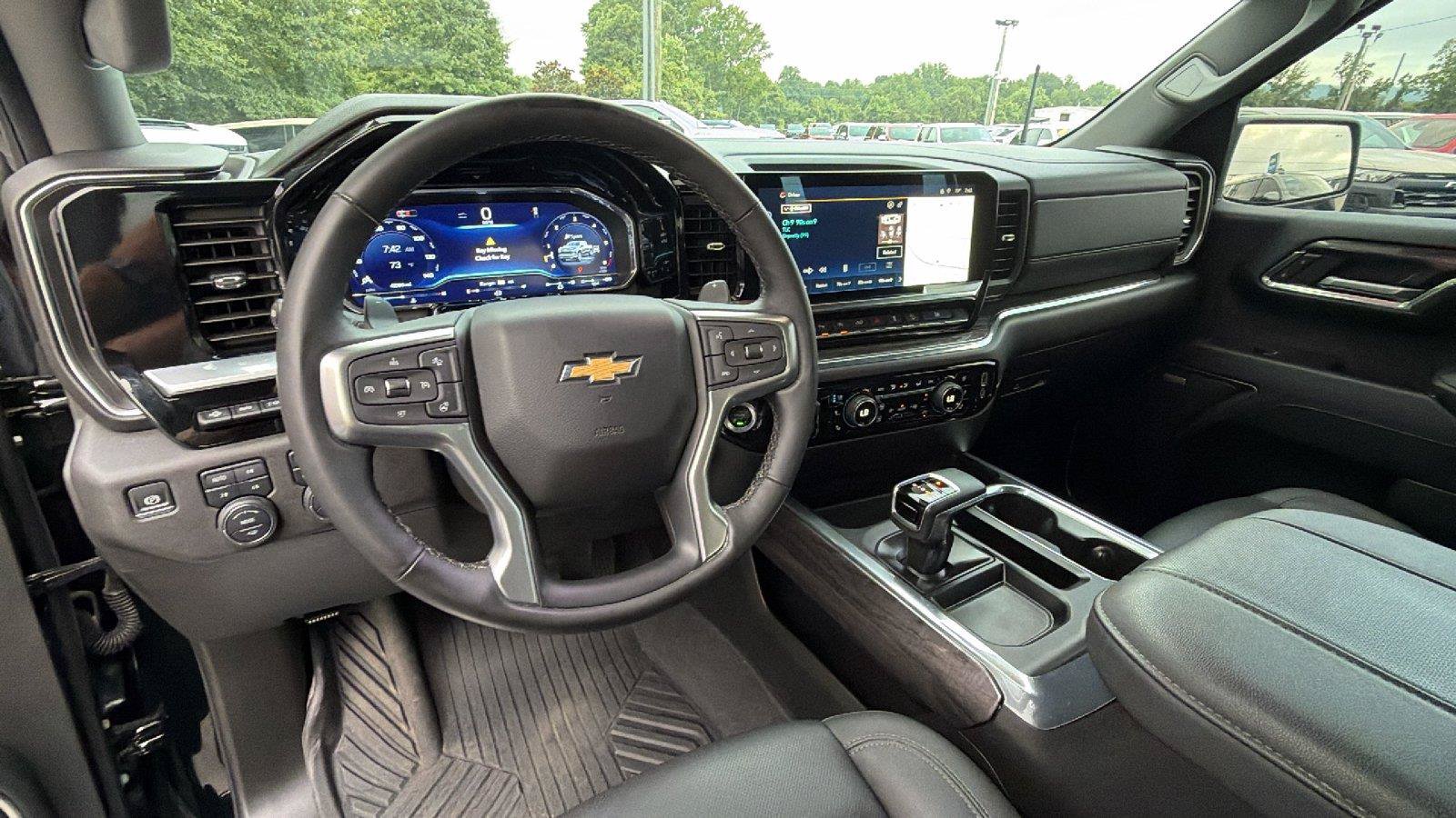 Used 2024 Chevrolet Silverado 1500 LTZ w/ LTZ Premium Package AWD/4WD image 4