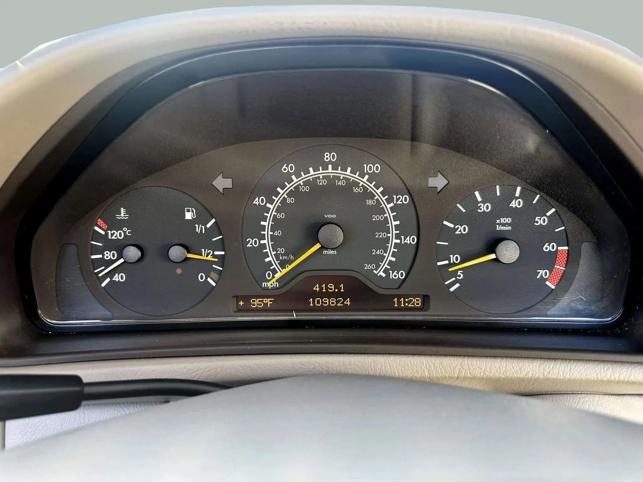 Used 1999 Mercedes-Benz CLK 320 Cabriolet image 19