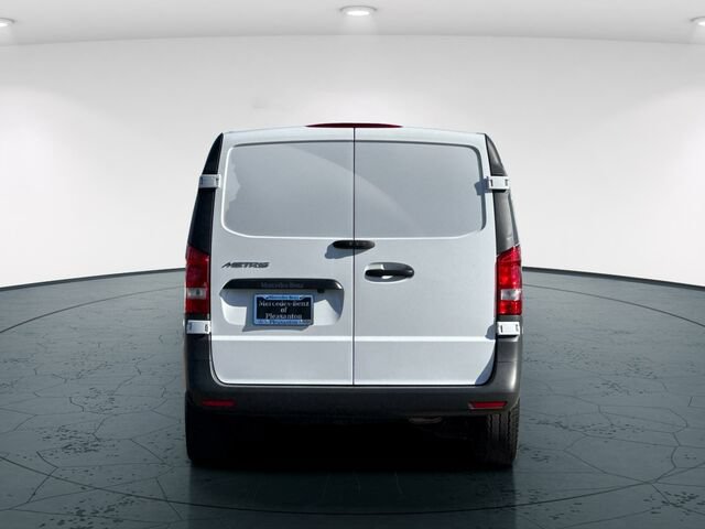 Used 2023 Mercedes-Benz Metris image 6