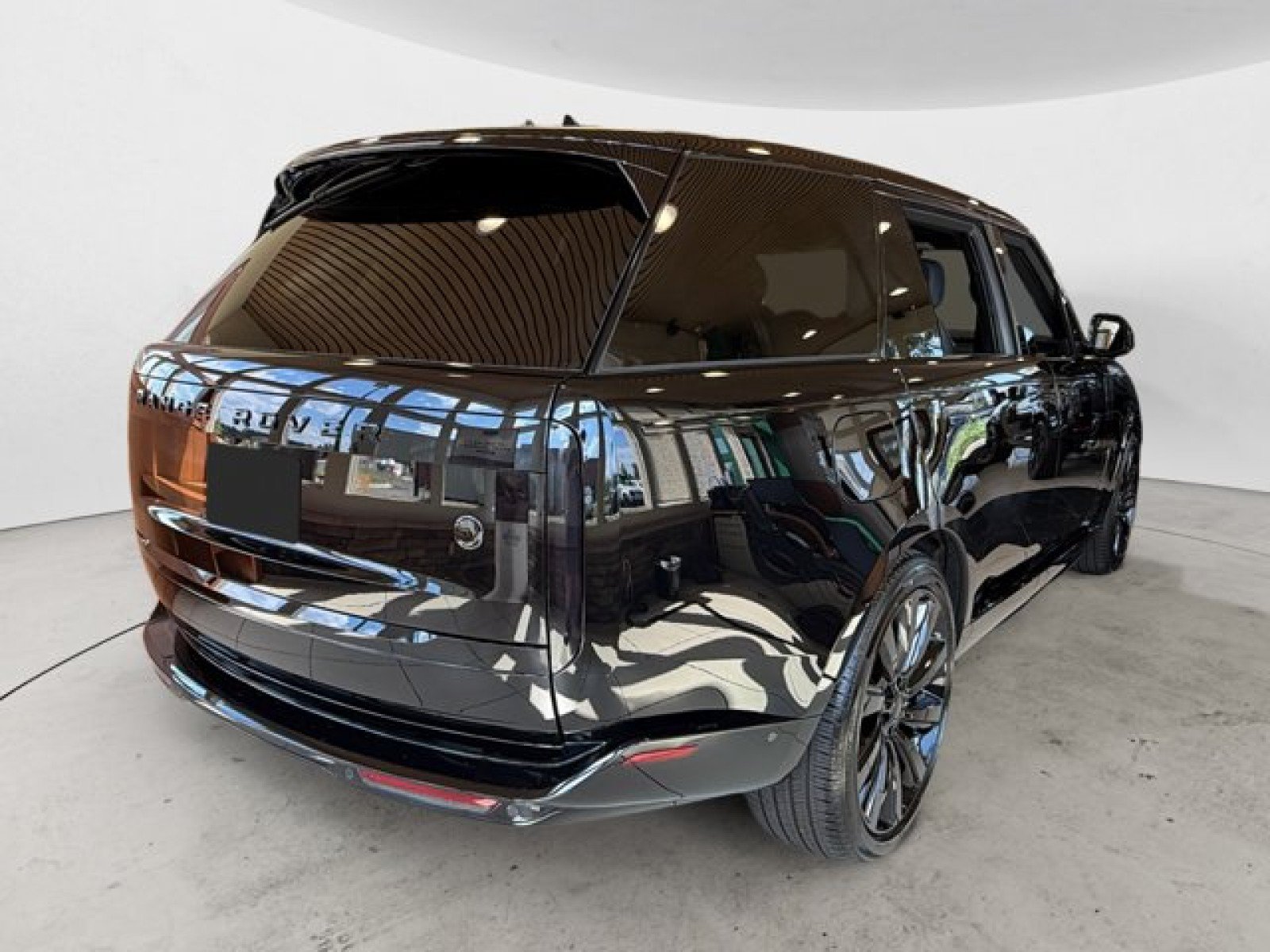 New 2026 Land Rover Range Rover Long Wheel Base SV AWD/4WD image 4