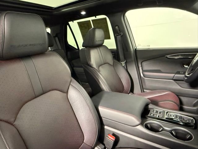 Used 2025 Honda Pilot Black Edition image 55