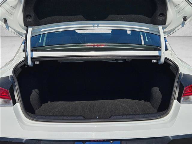 Used 2024 Hyundai Elantra Limited FWD image 6