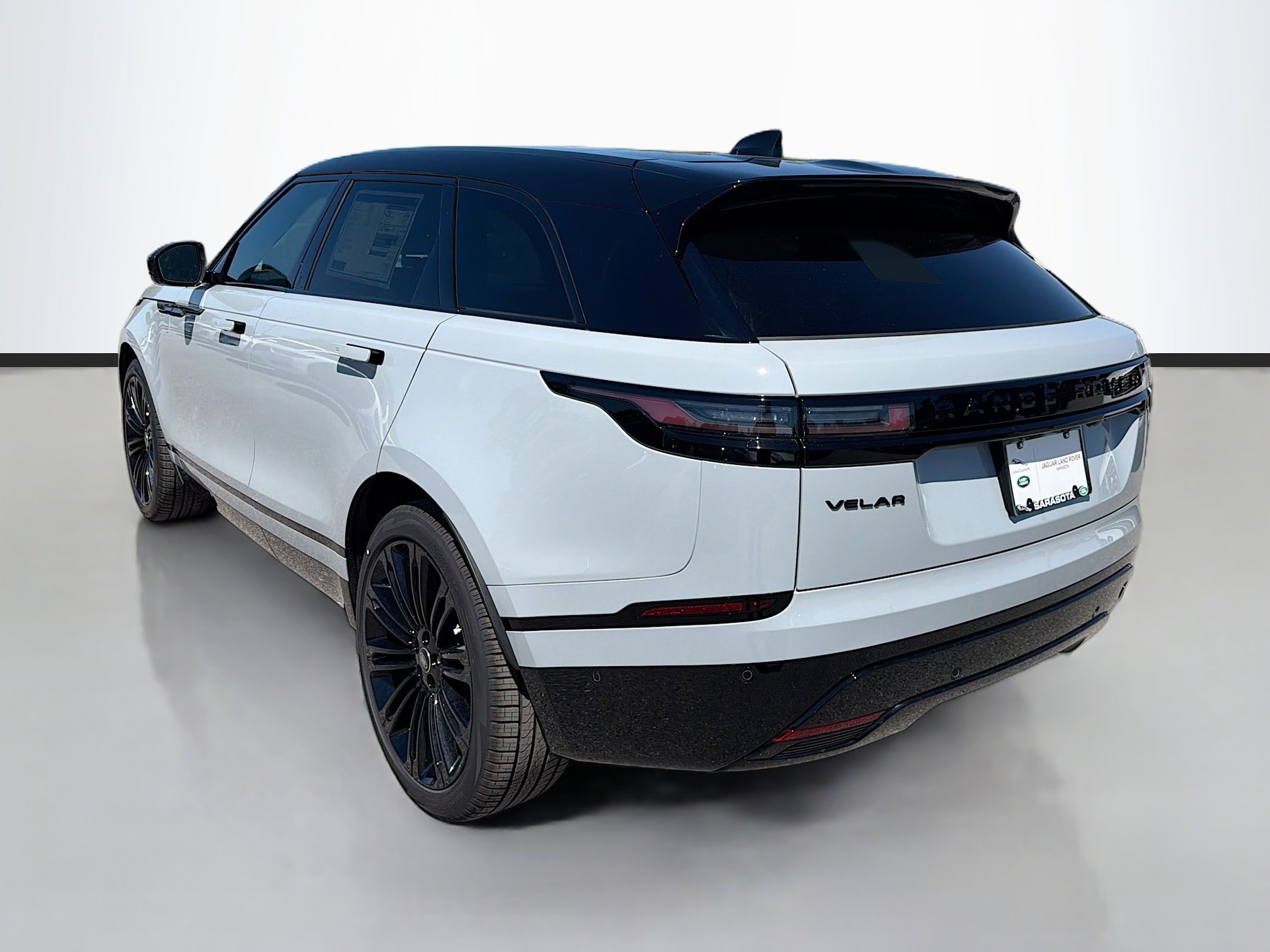 New 2026 Land Rover Range Rover Velar Dynamic SE image 3