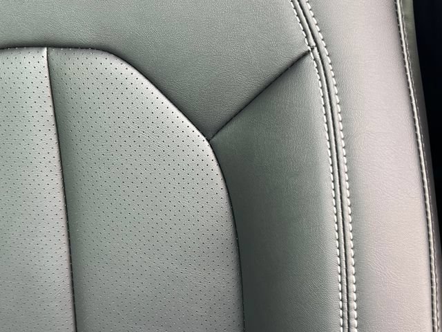 New 2027 Chrysler Pacifica Select AWD/4WD image 12