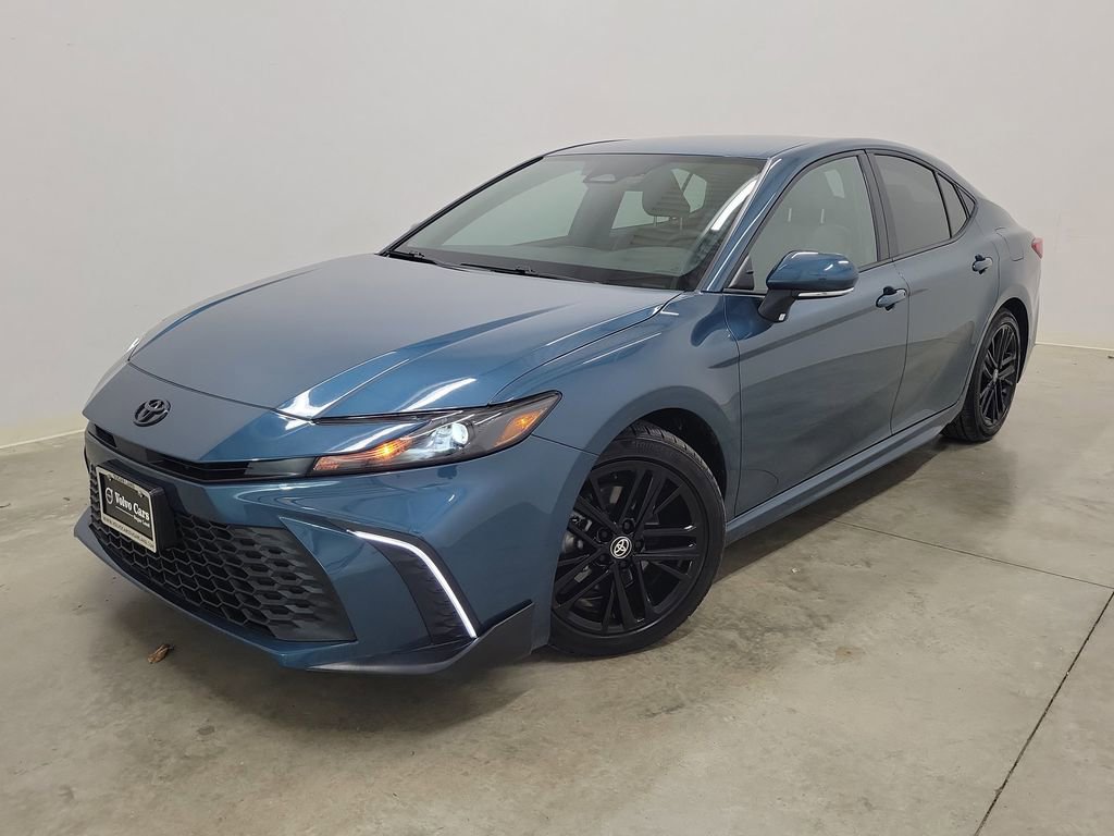 Used 2025 Toyota Camry SE w/ Convenience Package image 33