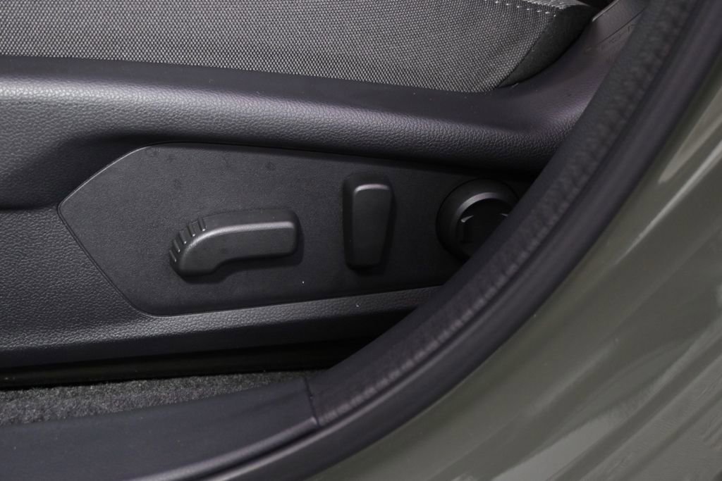 Used 2026 Subaru Crosstrek 2.0i Premium image 14