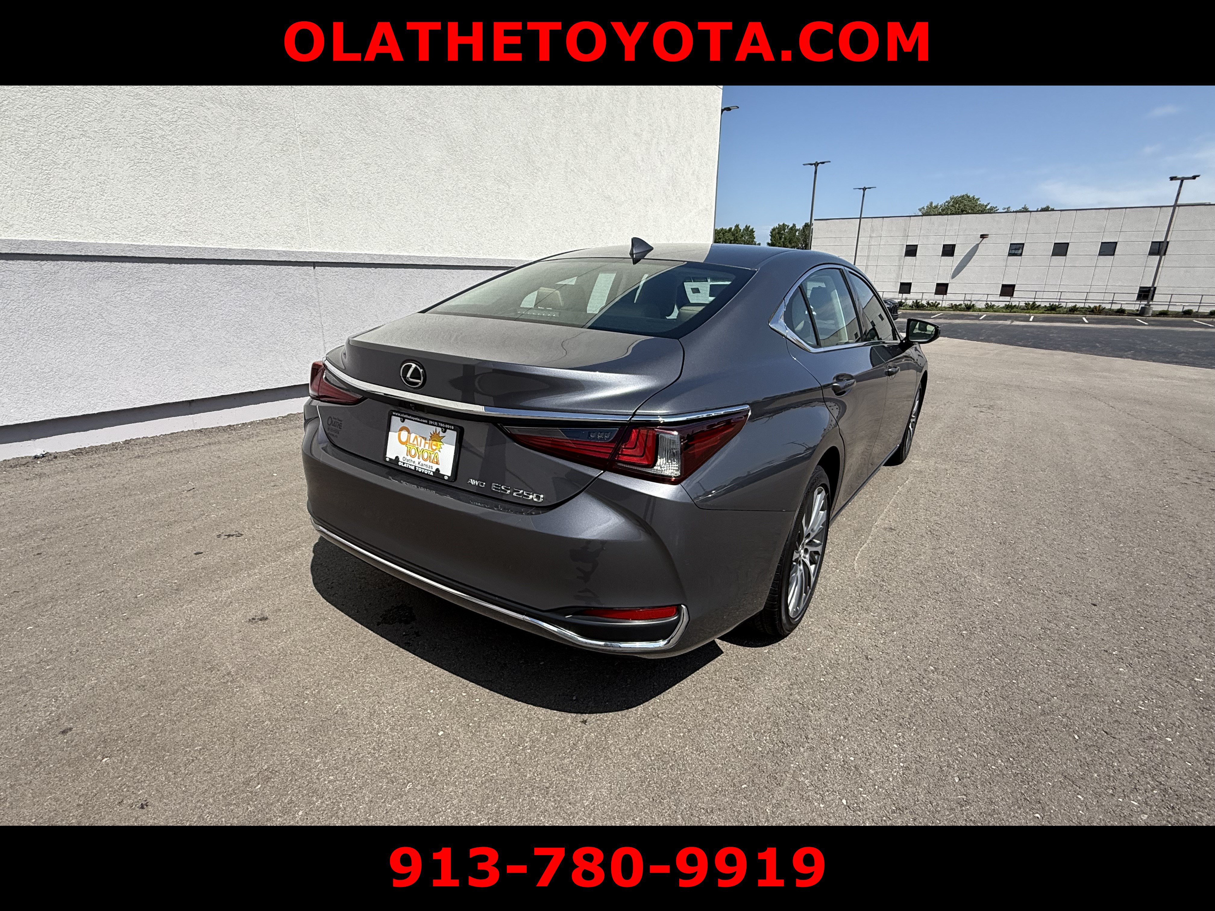 Used 2021 Lexus ES 250 w/ Premium Package AWD/4WD image 3