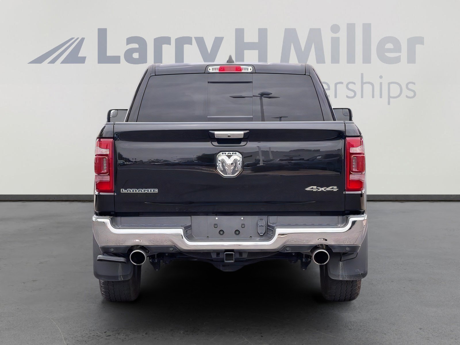 Used 2022 RAM 1500 Laramie AWD/4WD image 4