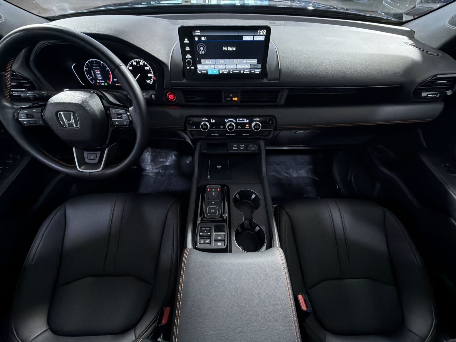 Used 2025 Honda Pilot TrailSport image 38