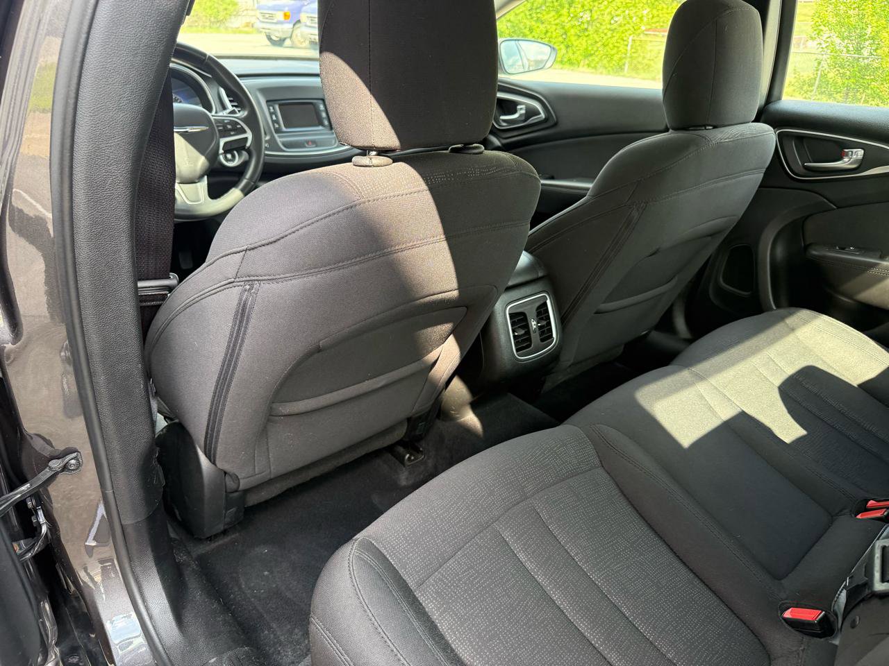 Used 2015 Chrysler 200 Limited w/ Convenience Group image 23