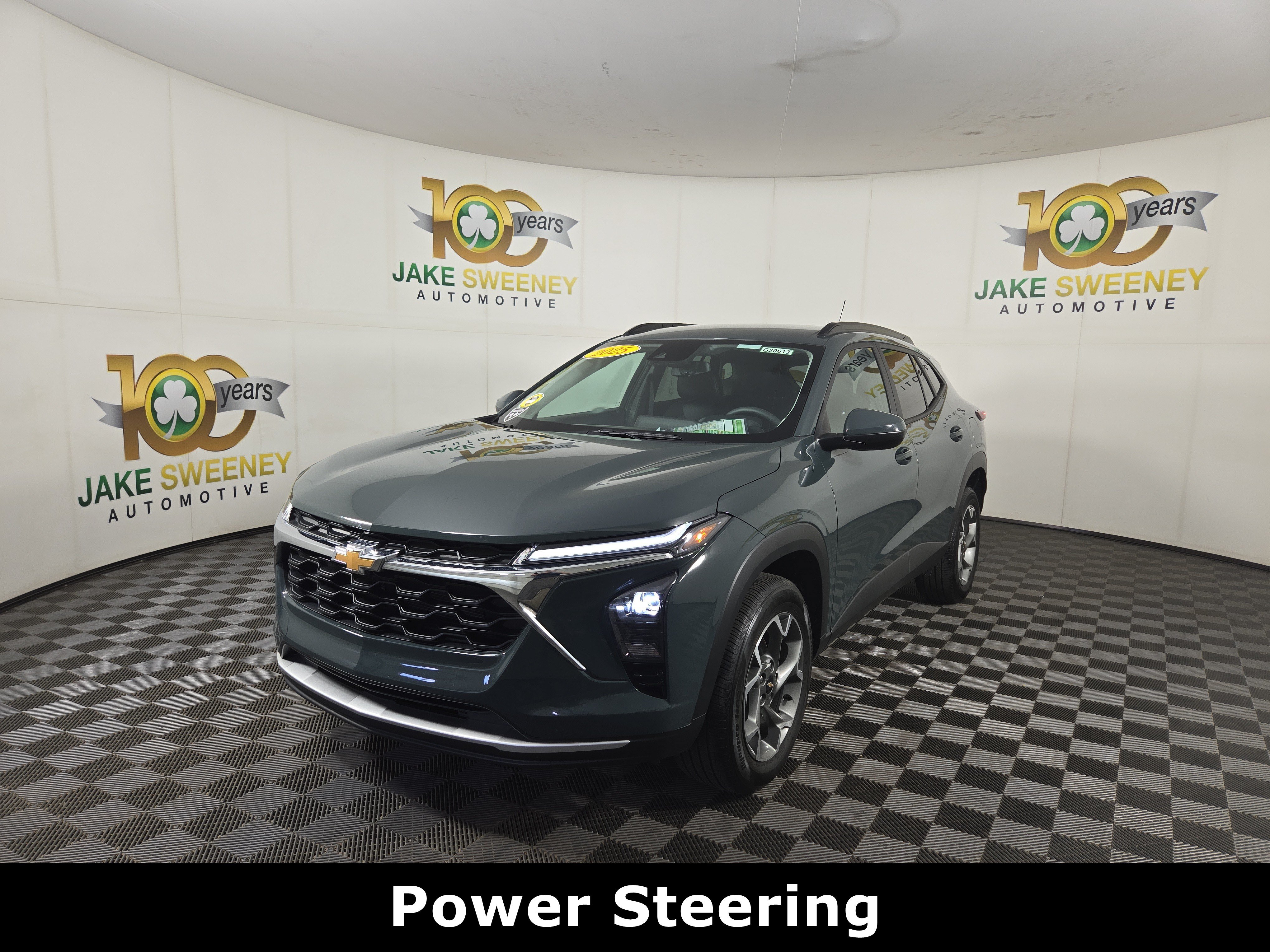 Certified 2025 Chevrolet Trax LT FWD image 3