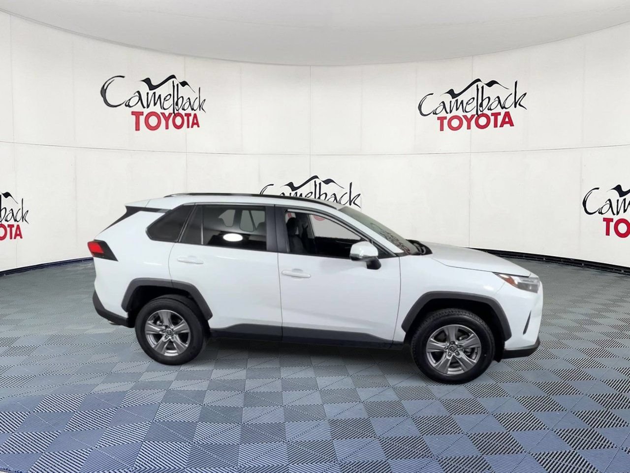 Used 2025 Toyota RAV4 XLE FWD image 4